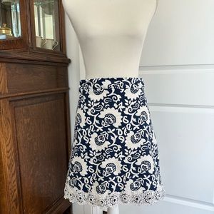 Talbots Floral Embroidery White/Blue Skirt Size 16